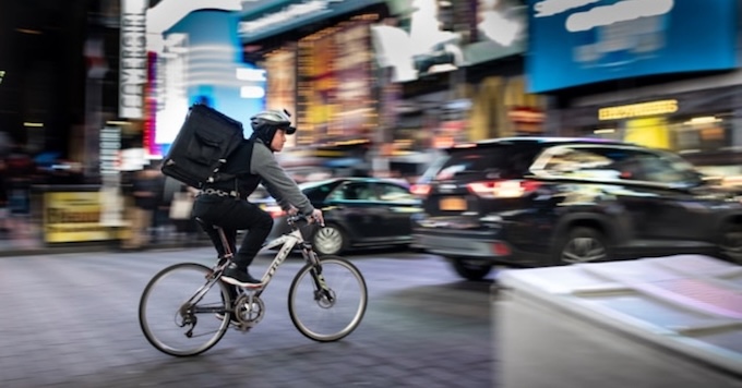 一気に10万円稼ぐ方法｜フードデリバリー配達員